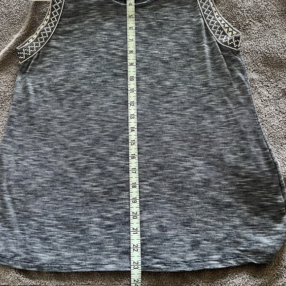 Women’s stylish top - Picture 4 of 4